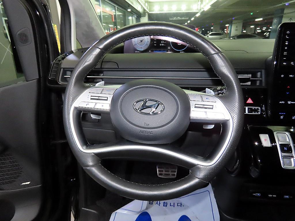 HYUNDAI Staria - Vista 8