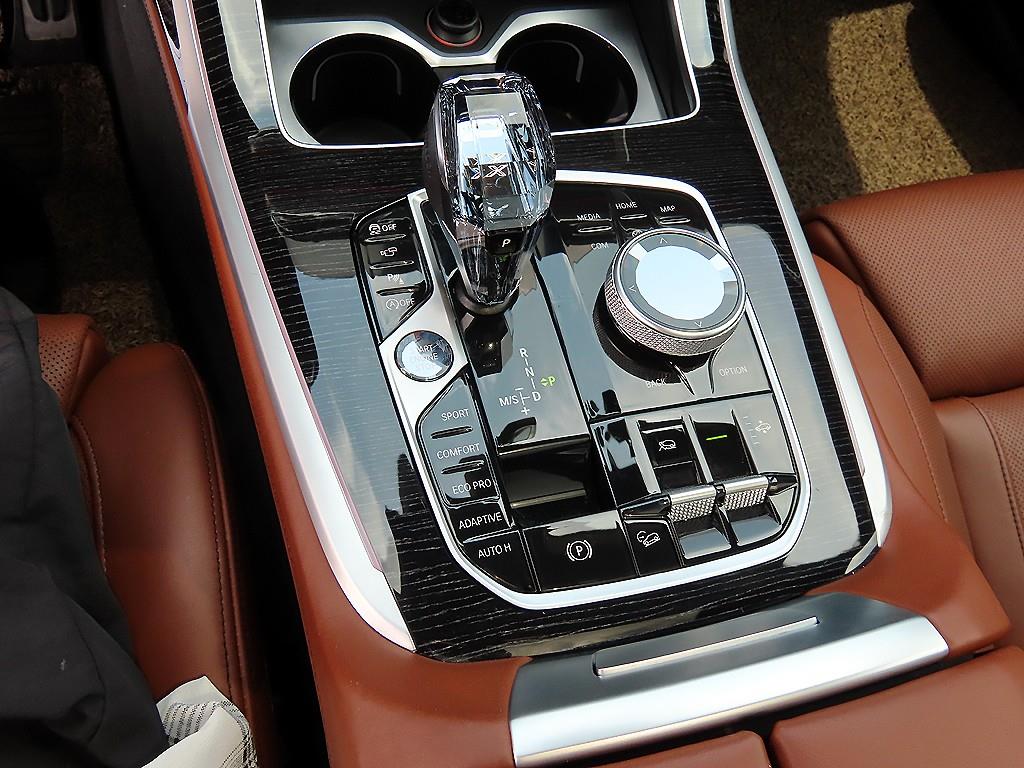BMW X7 - Vista 11