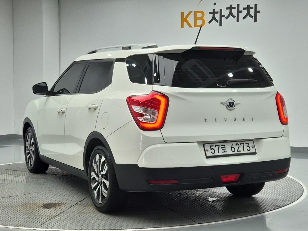 Ssangyong Tivoli - Vista 2