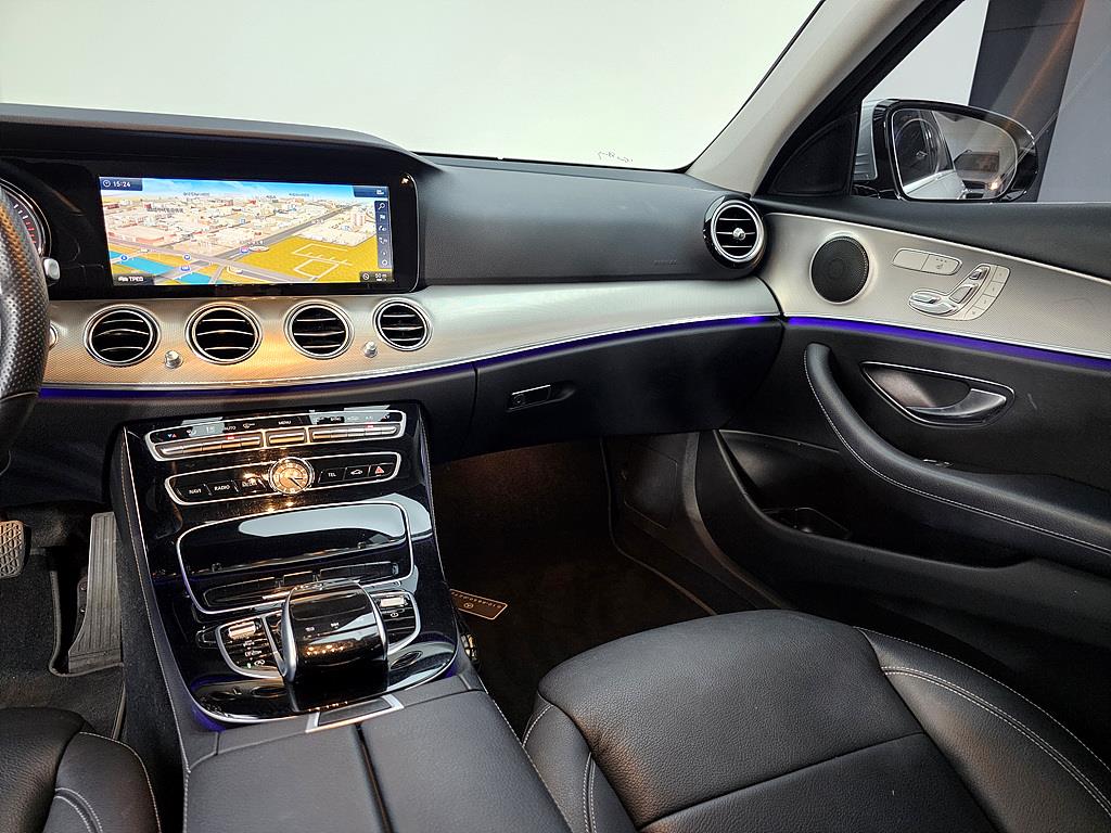Mercedes Benz E class - Vista 10