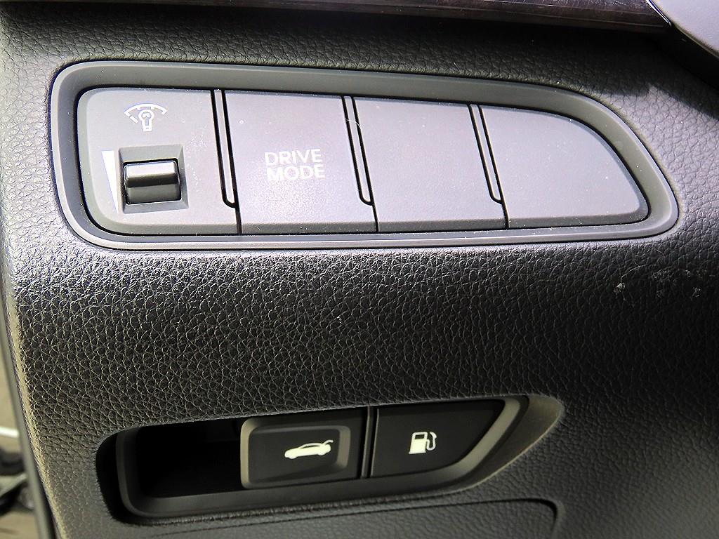 HYUNDAI Grandeur - Vista 12