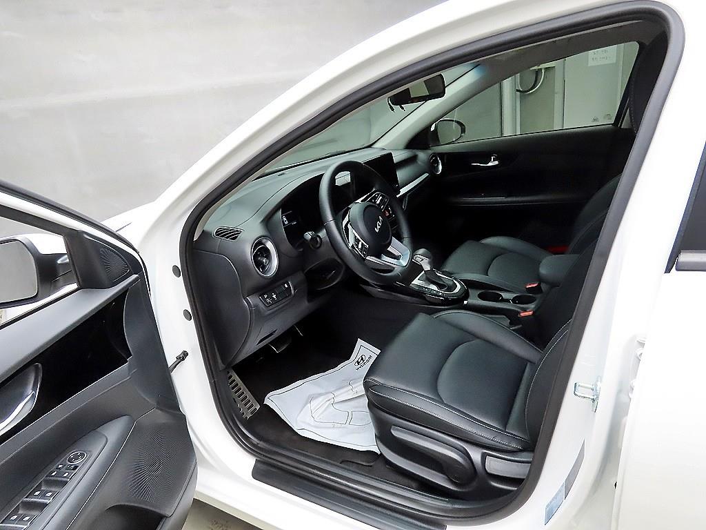KIA K3 - Vista 5
