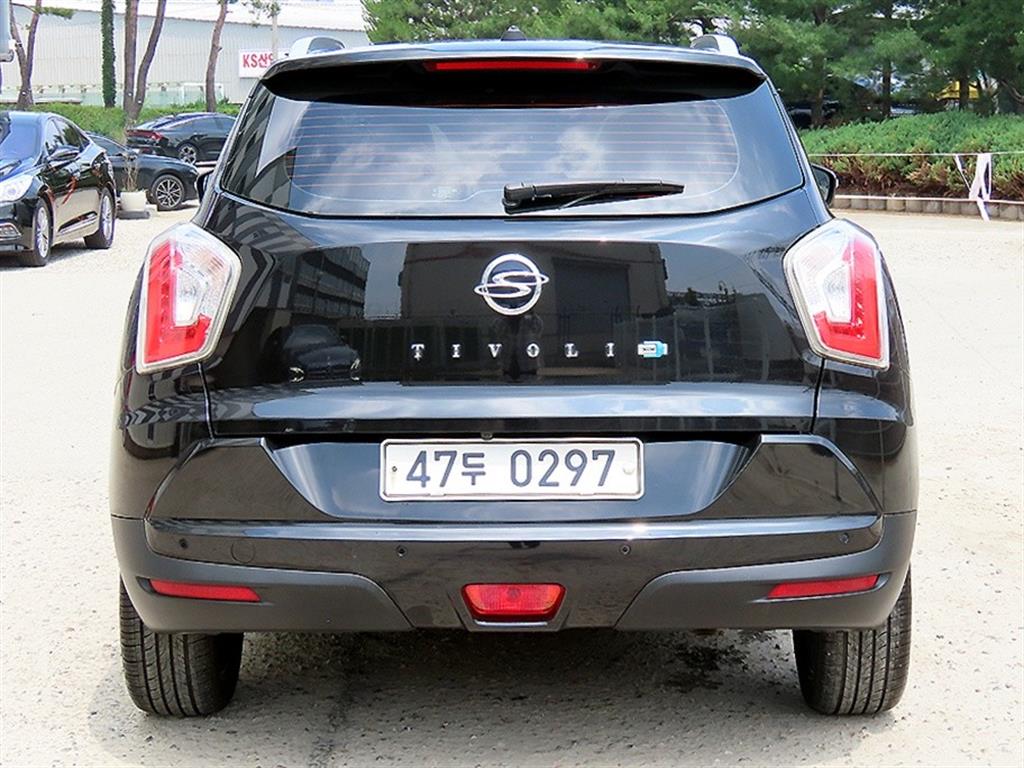 Ssangyong Tivoli - Vista 4