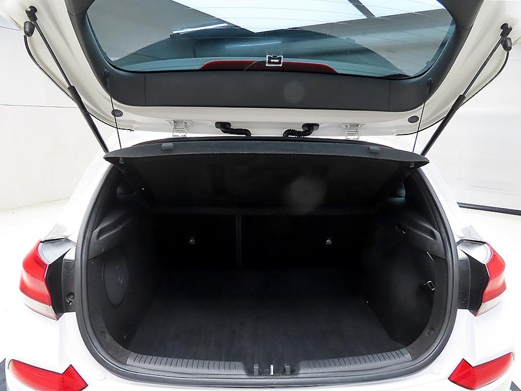 HYUNDAI i30 2018 Blanco - Importación desde Corea - HF Imports Iquique - Foto 17