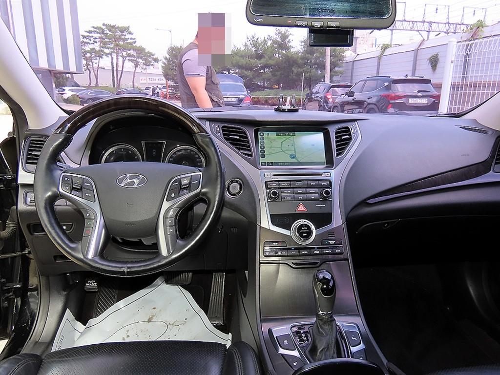 HYUNDAI Grandeur - Vista 7