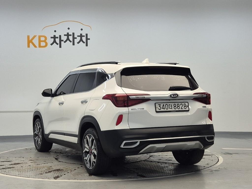 KIA Seltos - Vista 2