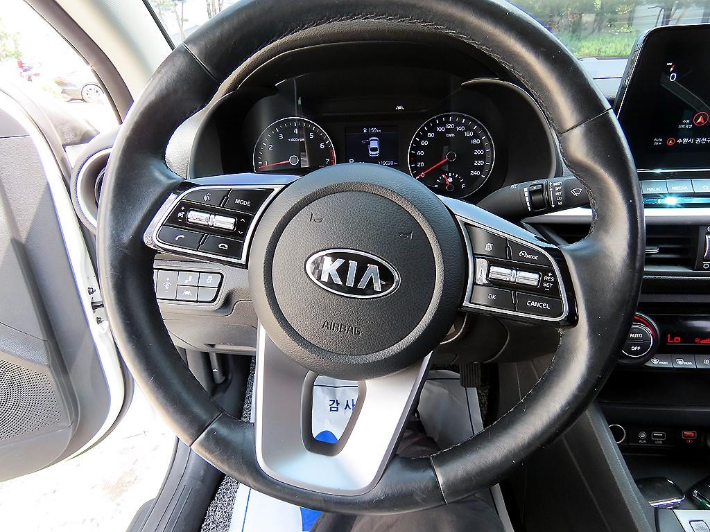 KIA K3 - Vista 8