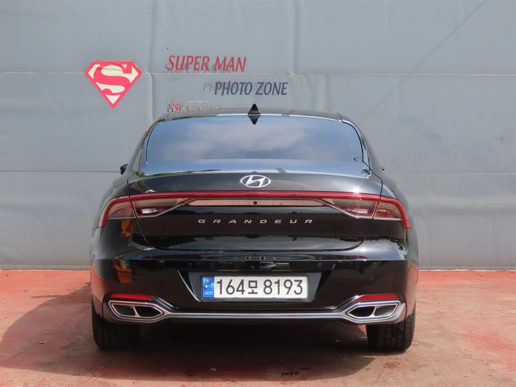 HYUNDAI Grandeur - Vista 7