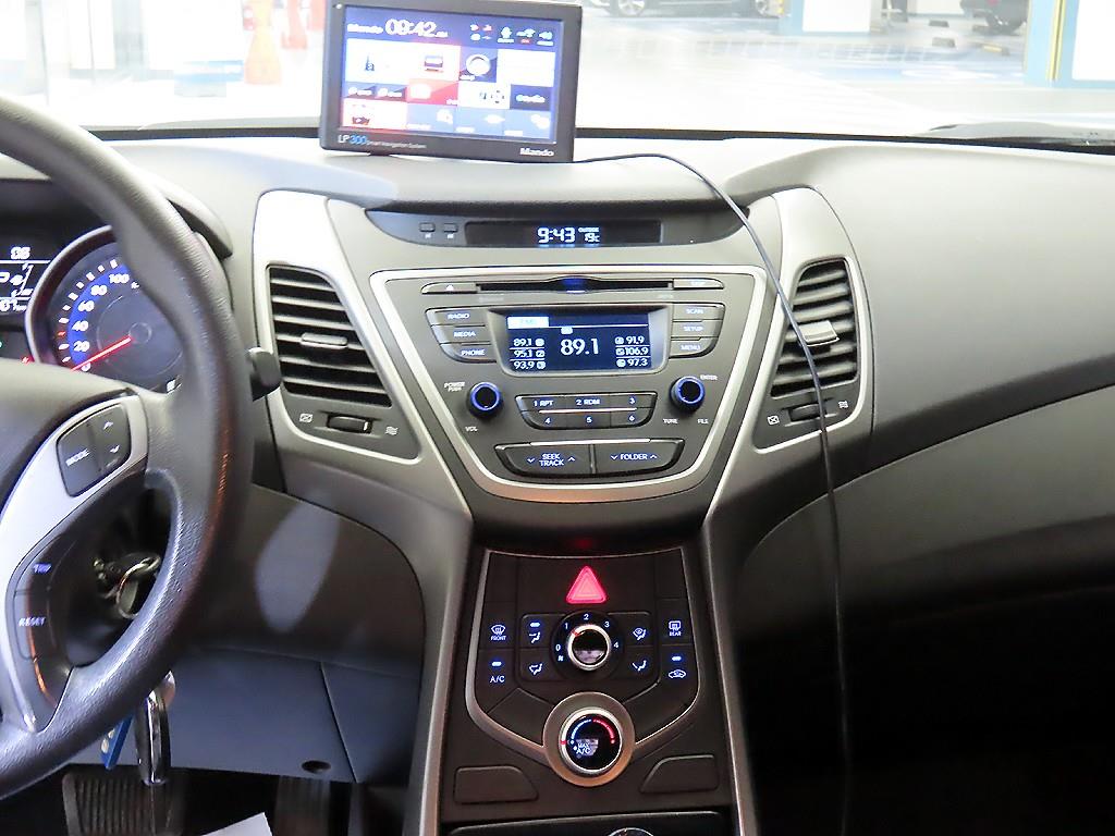 HYUNDAI Avante - Vista 11