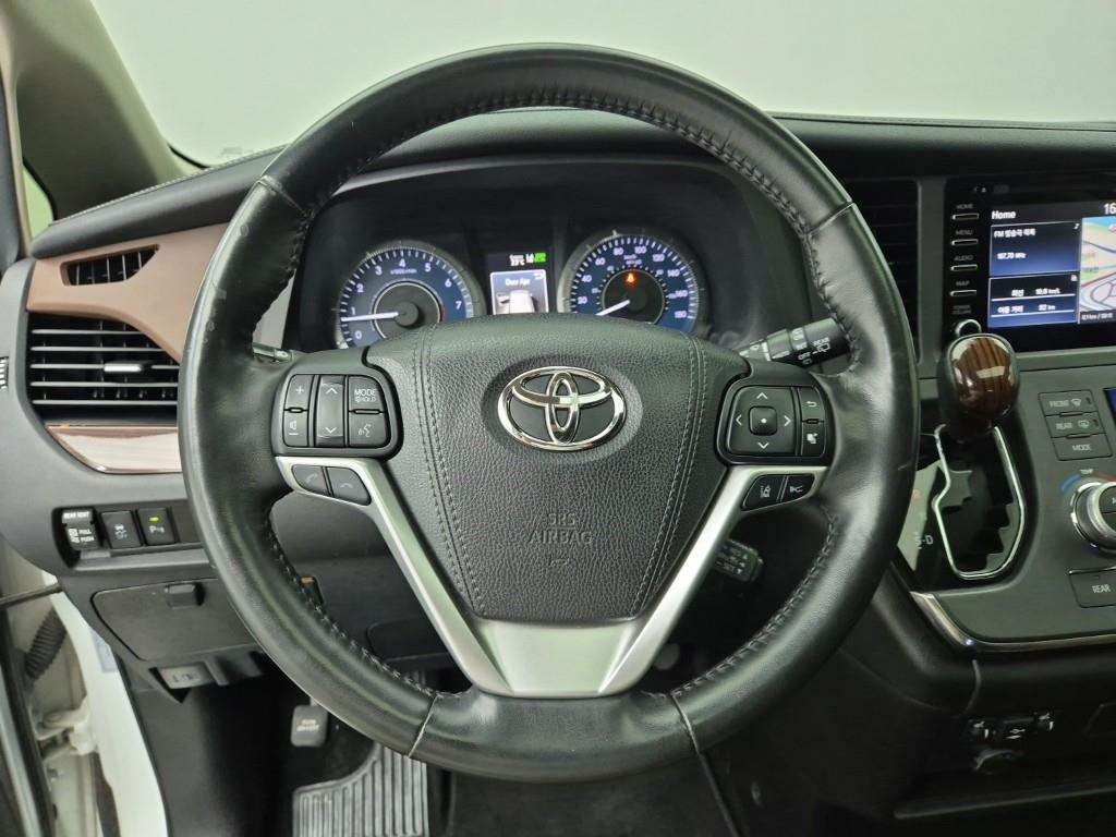 Toyota Siena - Vista 9