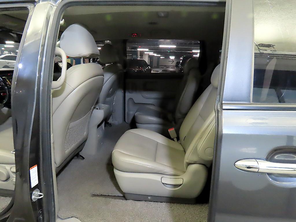 KIA Carnival - Vista 7
