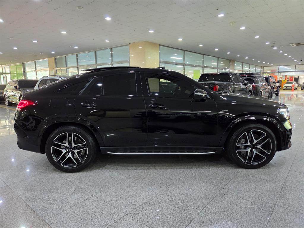 Mercedes Benz GLE Class - Vista 5
