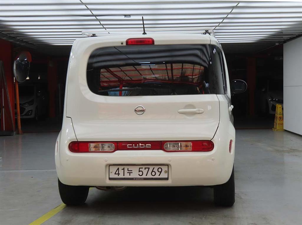 Nissan Cube - Vista 3