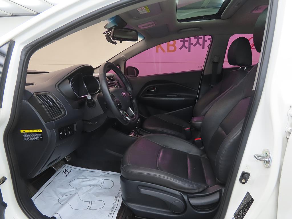 KIA Pride - Vista 5