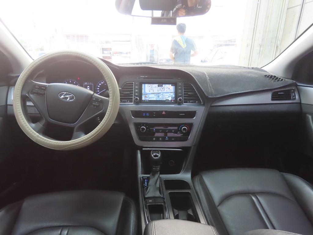 HYUNDAI Sonata - Vista 7