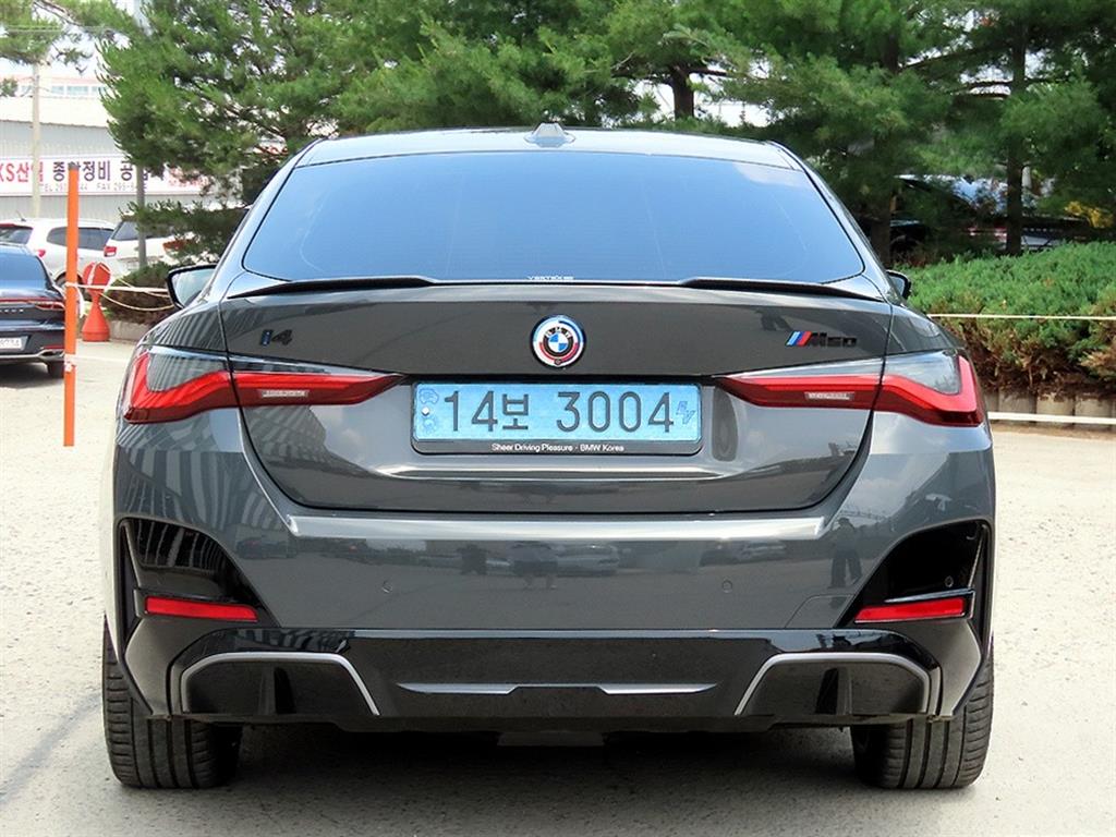 BMW i4 - Vista 4