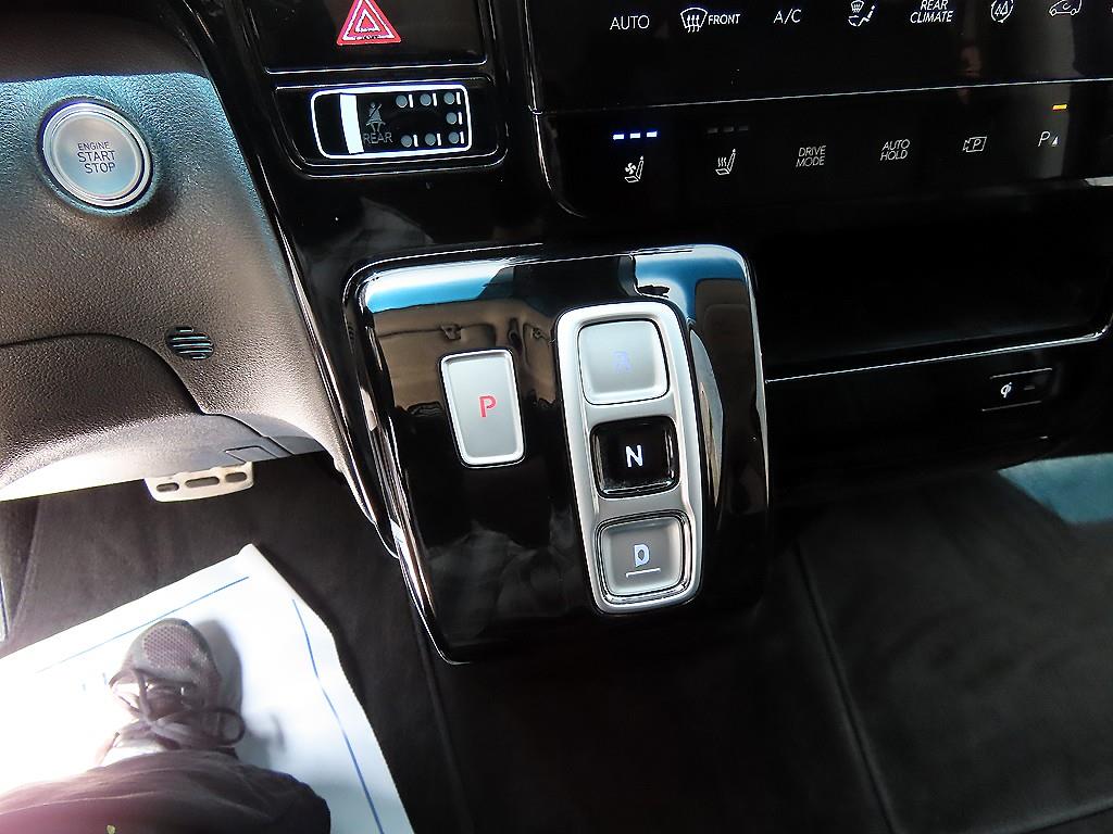 HYUNDAI Staria - Vista 11