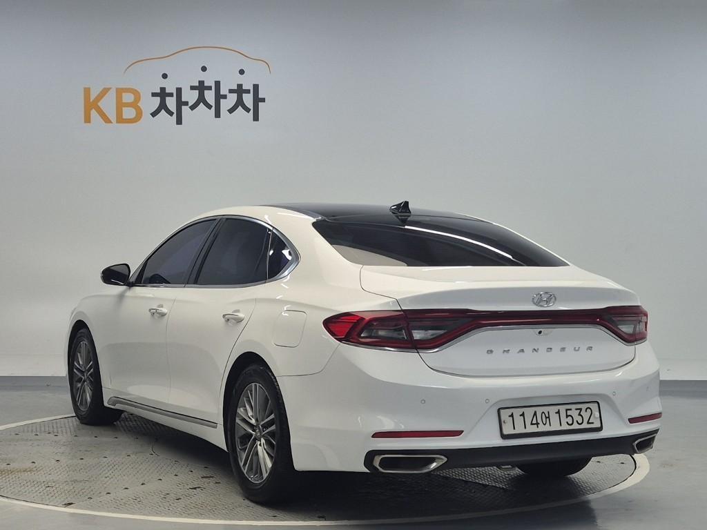 HYUNDAI Grandeur - Vista 2