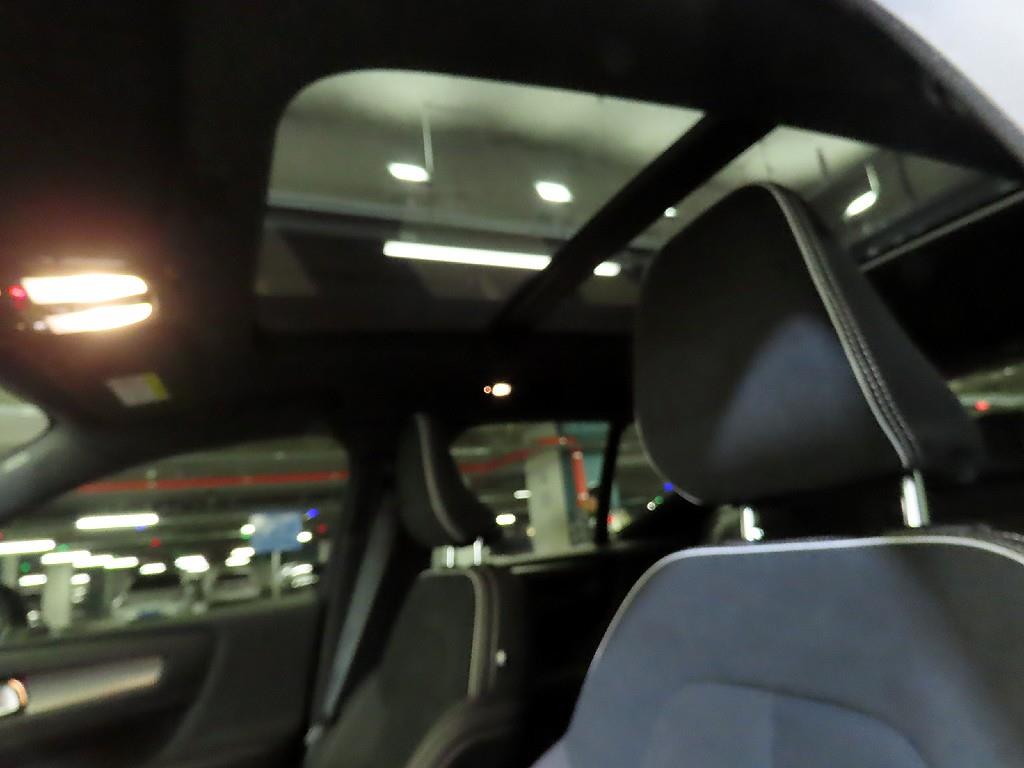 Volvo XC40 2025 Negro - Importación desde Corea - HF Imports Iquique - Foto 16