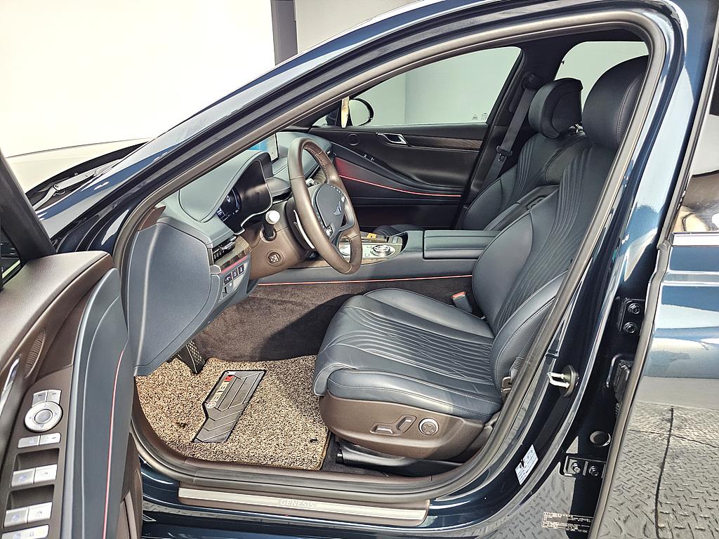 Genesis G80 - Vista 8