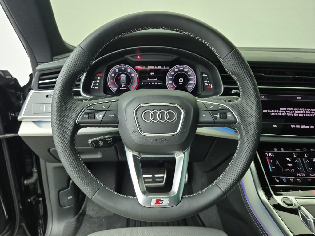 Audi Q8 - Vista 9
