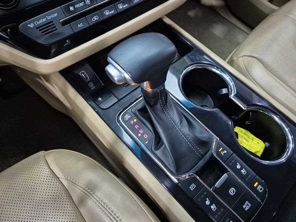 KIA Carnival - Vista 8