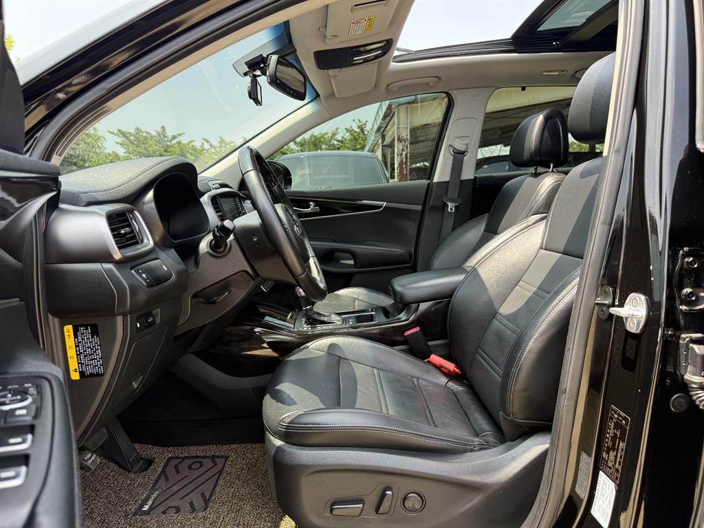 KIA Sorento - Vista 8
