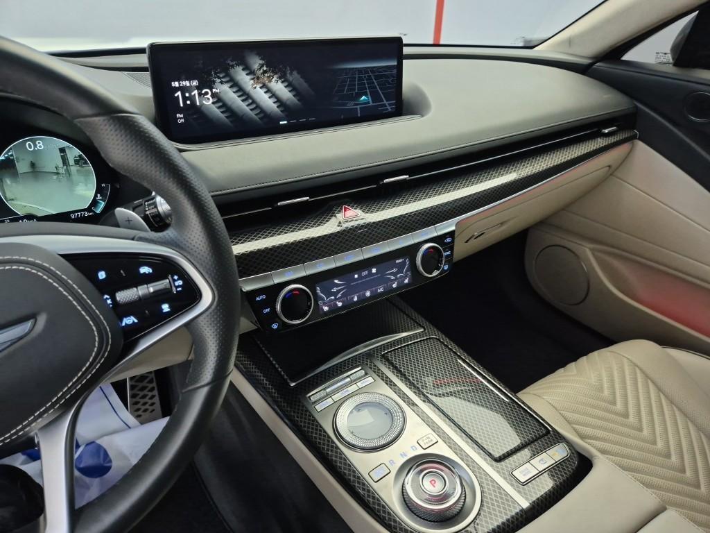 Genesis G80 - Vista 10