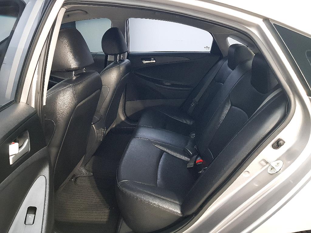 HYUNDAI Sonata - Vista 9