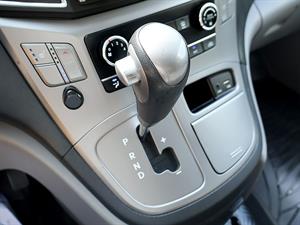 HYUNDAI Starex - Vista 10