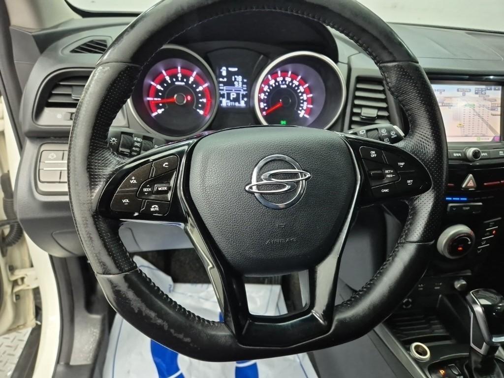 Ssangyong Tivoli - Vista 9