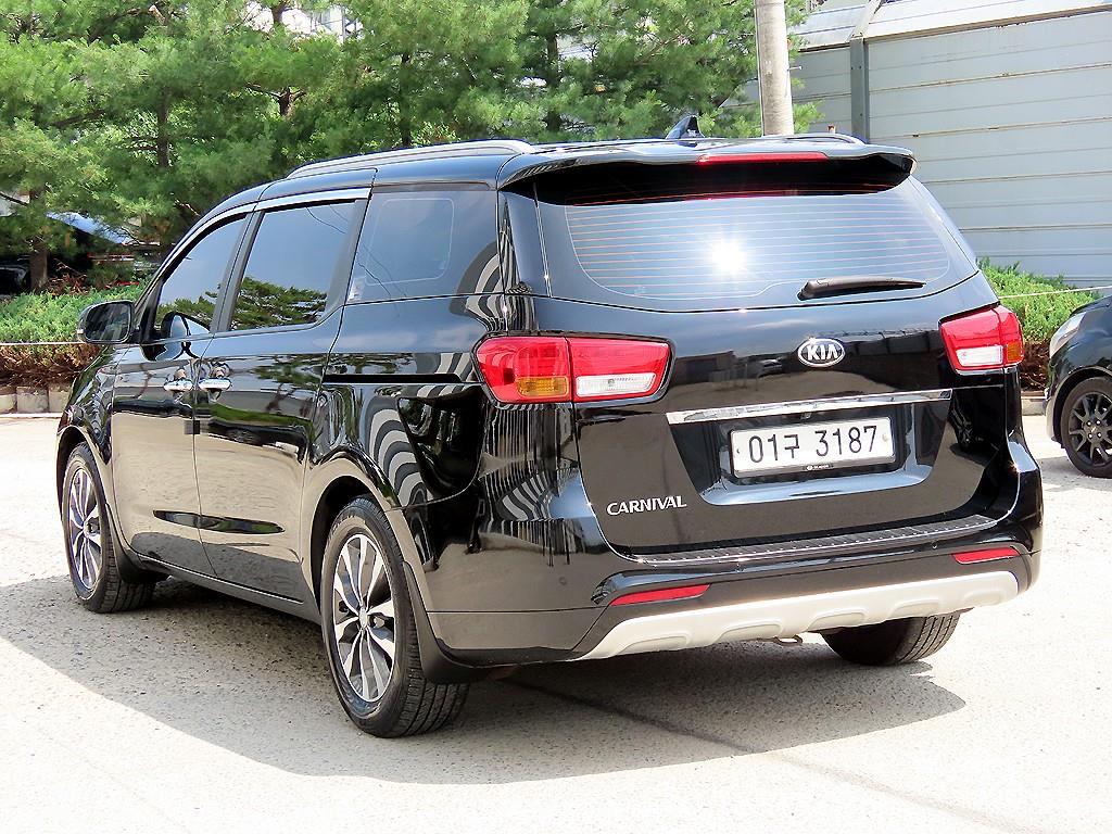 KIA Carnival - Vista 3