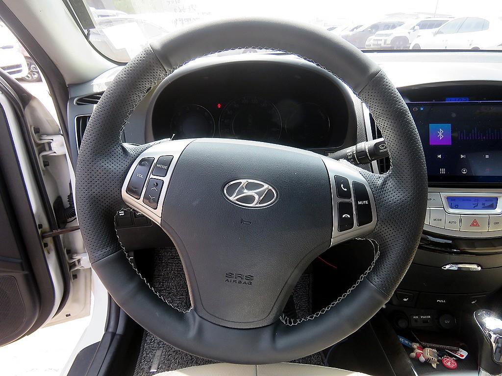 HYUNDAI Avante - Vista 8