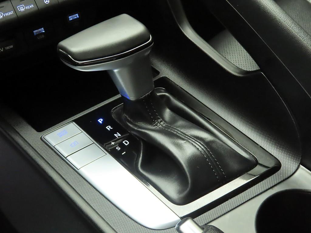 HYUNDAI Avante - Vista 11