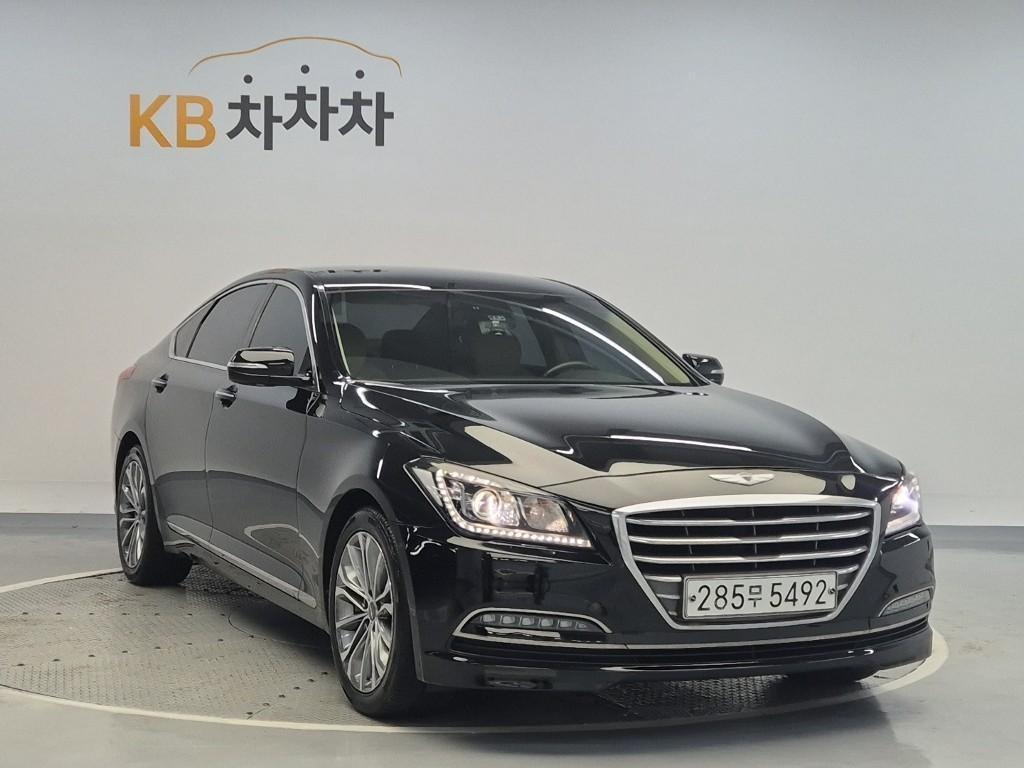 HYUNDAI Genesis - Vista 4