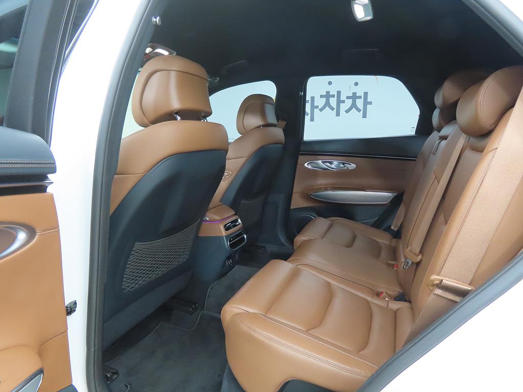 Genesis GV70 - Vista 6