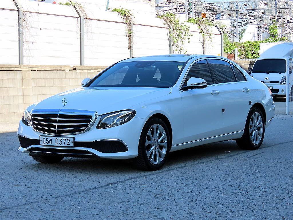 Mercedes Benz E class - Vista 2
