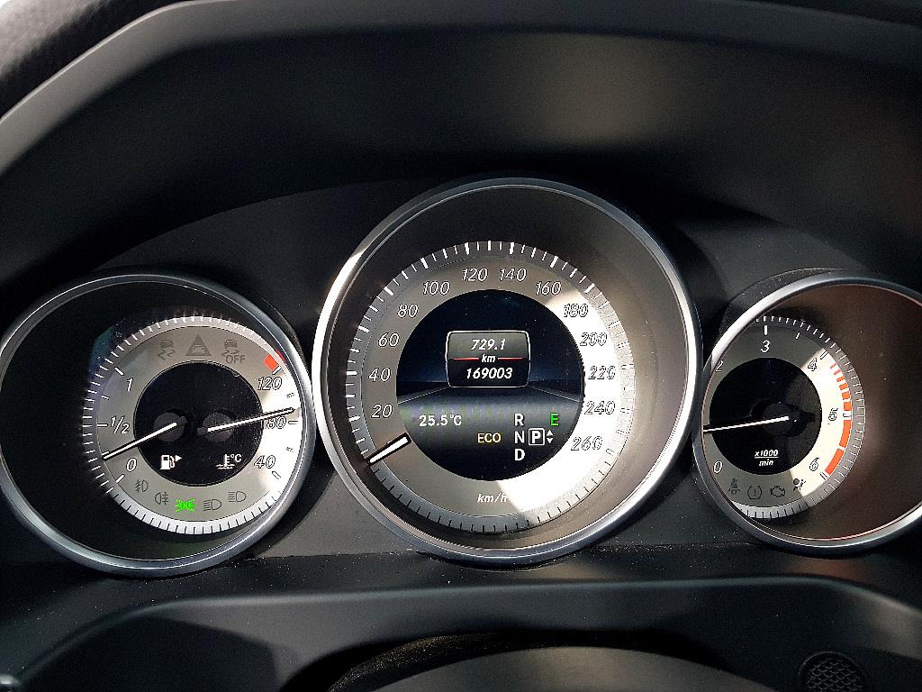 Mercedes Benz E class - Vista 7