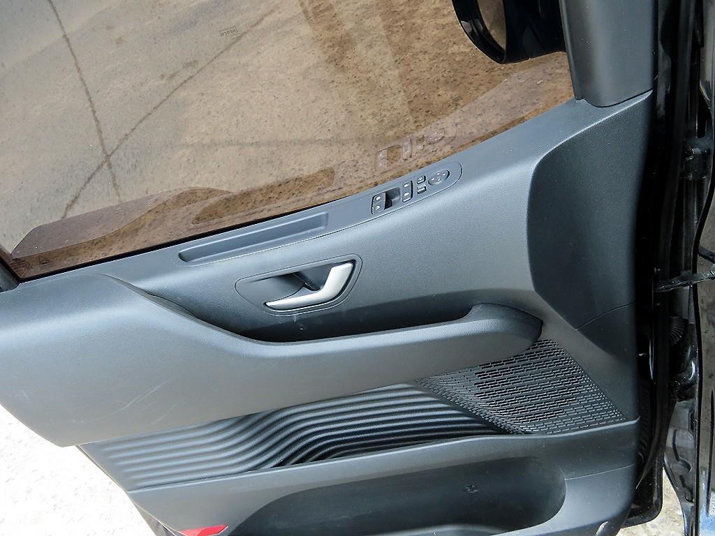 HYUNDAI Staria - Vista 11