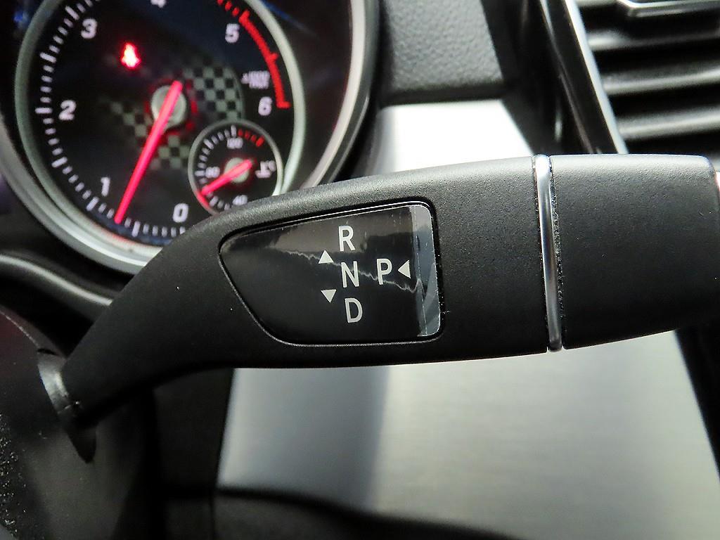 Mercedes Benz GLE Class - Vista 10