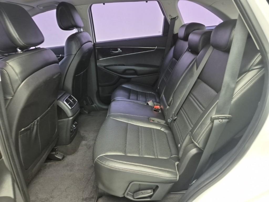 KIA Sorento - Vista 10