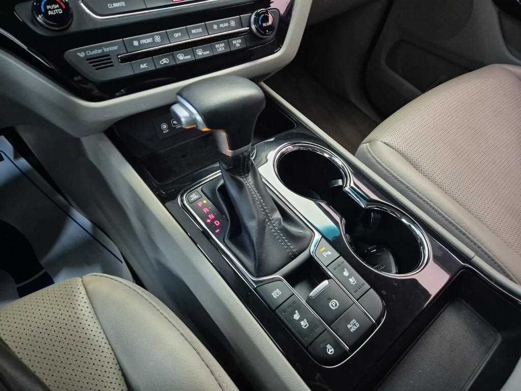 KIA Carnival - Vista 8