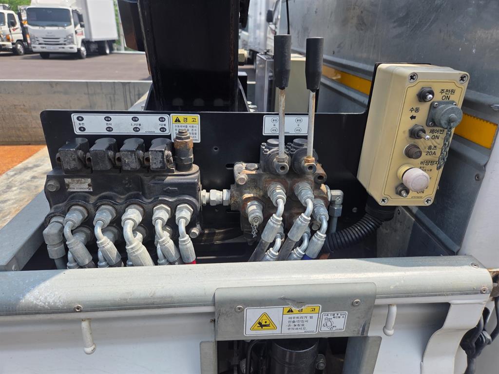 Small Truck Complaint (crane) 2016 Blanco - Importación desde Corea - HF Imports Iquique - Foto 17