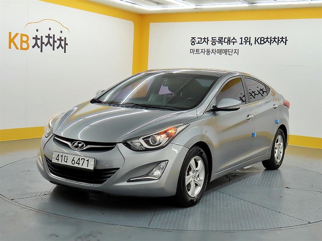 HYUNDAI Avante - Vista 2