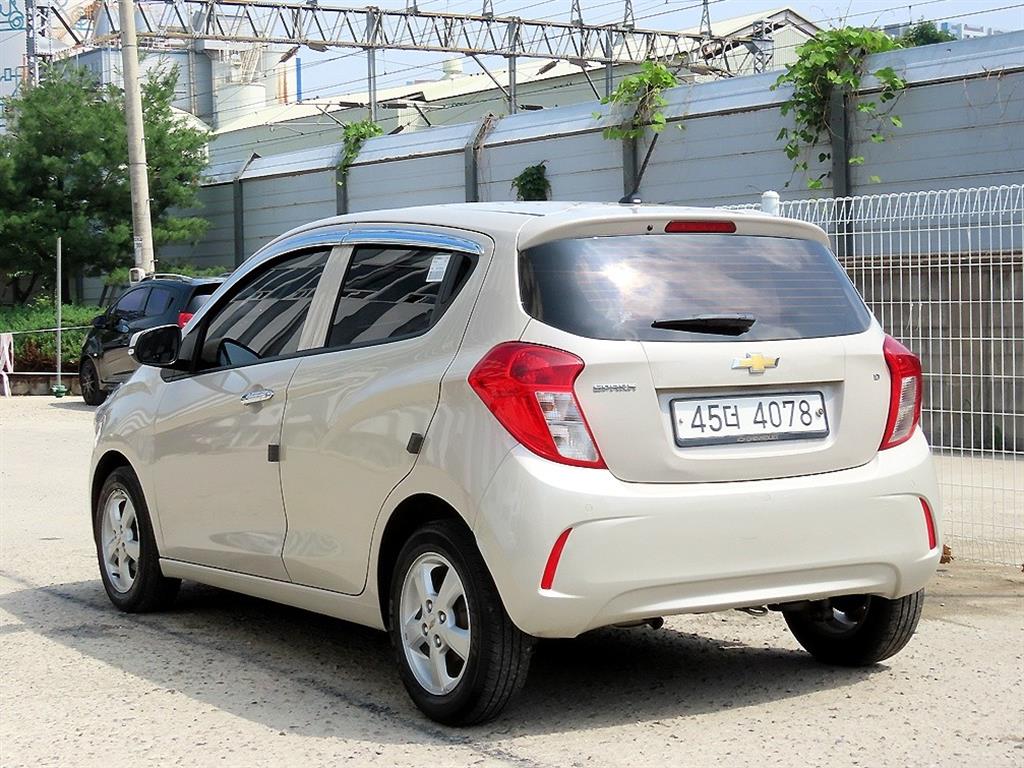 Chevrolet Spark - Vista 3