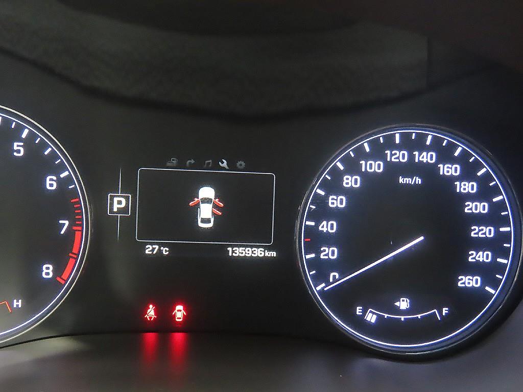 HYUNDAI Genesis - Vista 11