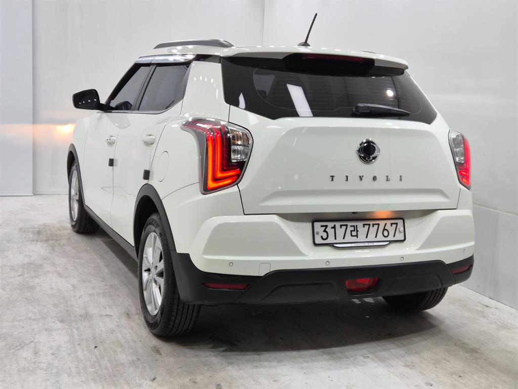 Ssangyong Tivoli - Vista 4