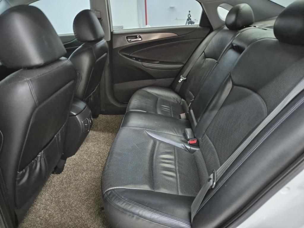 HYUNDAI Sonata - Vista 12