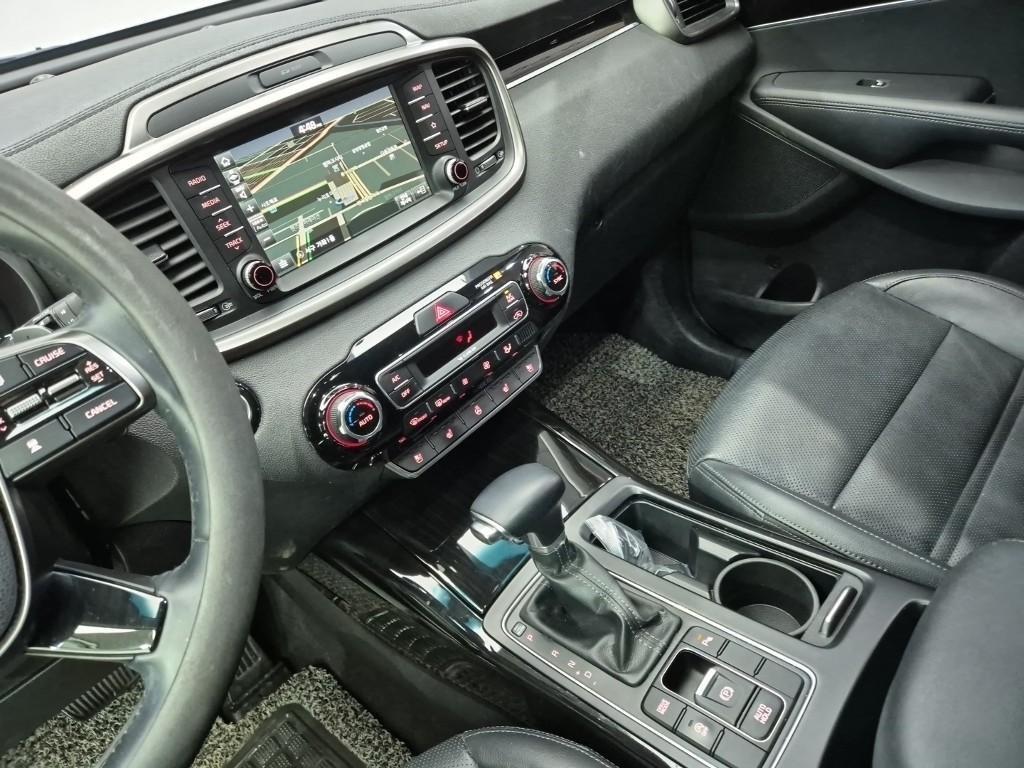 KIA Sorento - Vista 10
