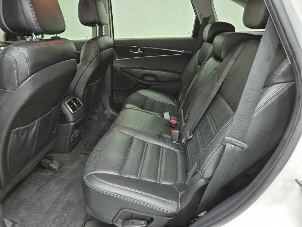 KIA Sorento - Vista 12